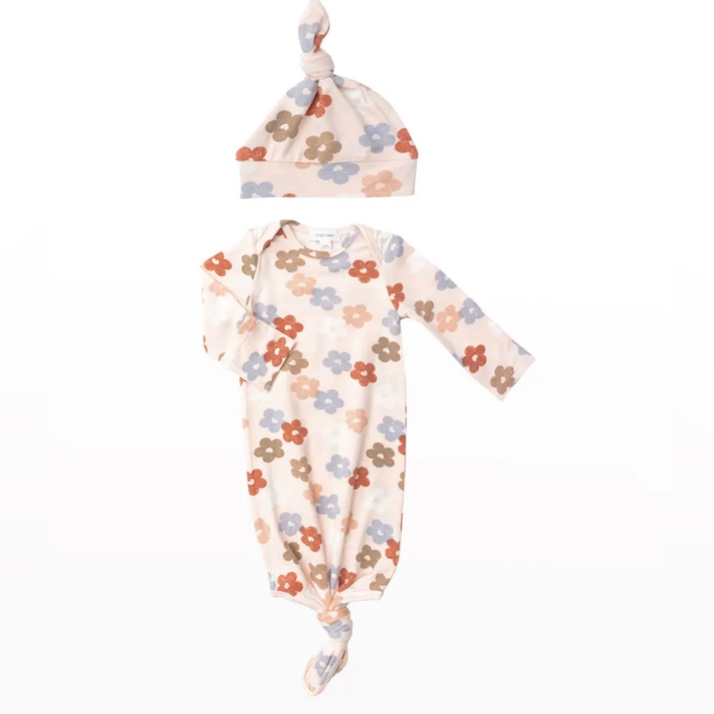 Angel Dear Girl’s Daisy Hearts Knotted Gown with Hat – Size Newborn-3M